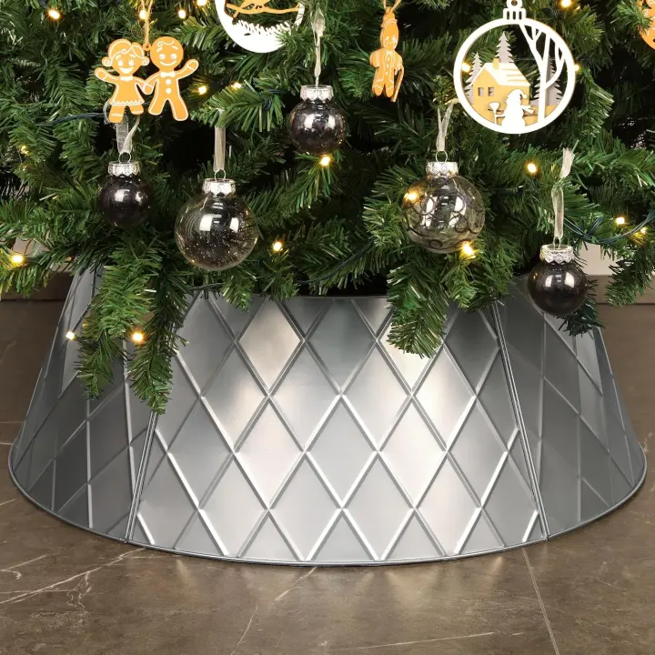 Metal Christmas Tree Collar — Diamond Pattern, 20.8"/27.5" Ring